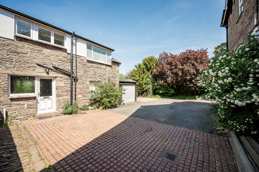 Peak Cottage- click for photo gallery